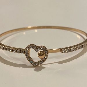Gorgeous Heart shape Bangle Bracelet